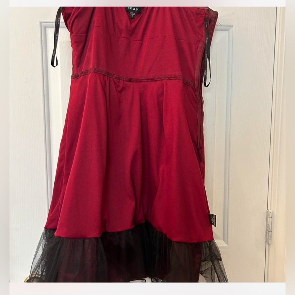 SOLD SOLD SOLD Burgundy Juniors dress juniors - Picture 5 of 7